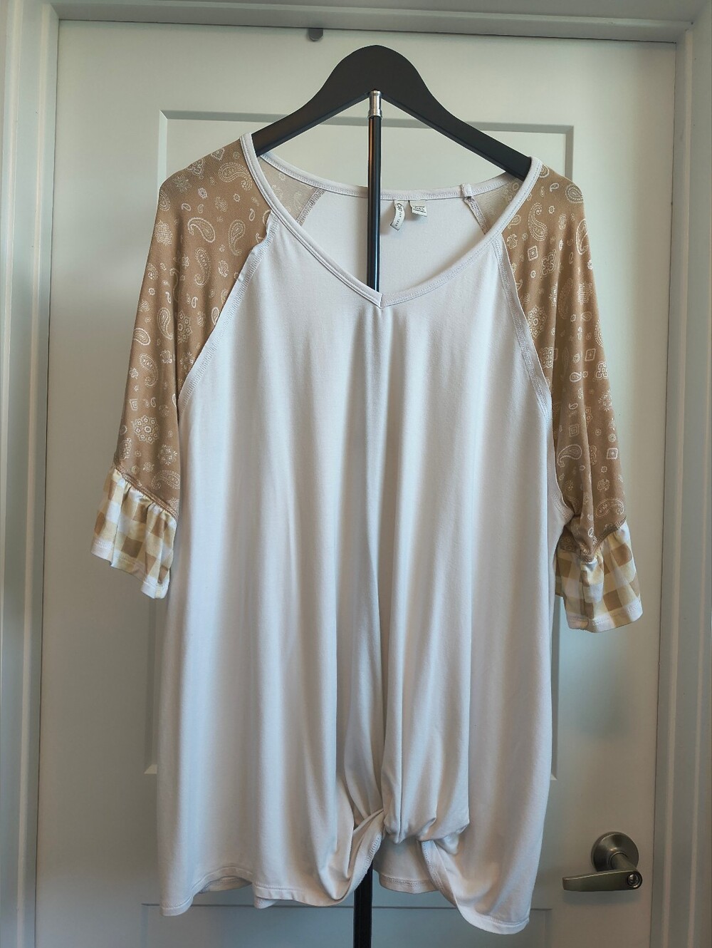 Cato Plus 18/20W Off White Top Tan Raglan Sleeve Paisley Gingham Cuff Front Knot